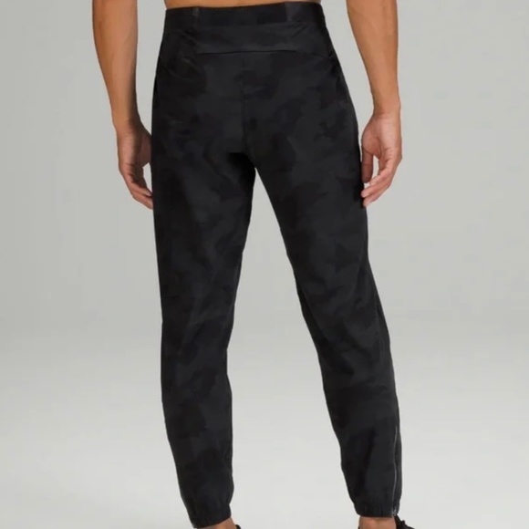 NWT Lululemon Surge Jogger - Picture 2 of 5